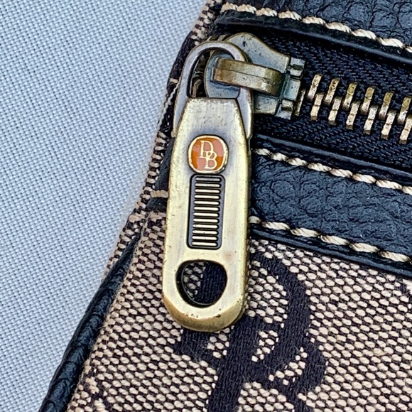 Dooney & Bourke Quilt Crossbody Shoulder Bag - Picture 8 of 16